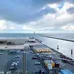 Apartamento Attic In By The Nieuwpoort