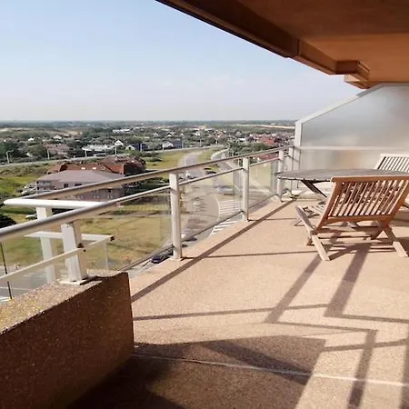 Apartamento Attic In By The Nieuwpoort